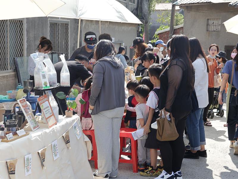 計畫團隊深耕大肚山周邊社區至今6年，以「教育」作為地方創生的核心，積極回應基礎教育創新及在地活化的當代需要