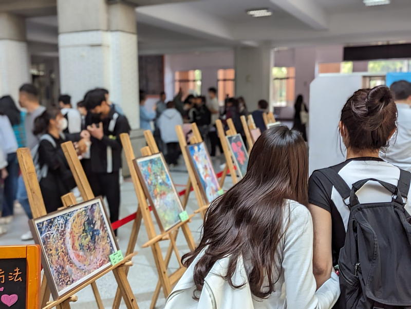 義賣活動結合特教生畫展