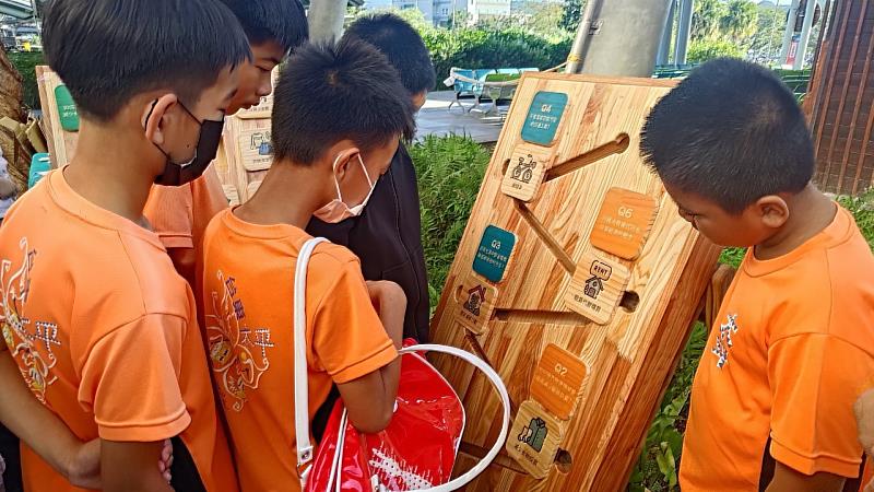 臺東縣環保局推出2套新教具 透過寓教娛樂傳遞淨零綠生活理念 創造綠色永續未來