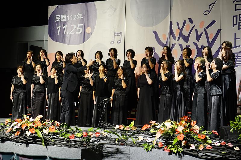 112年度全國社會組合唱比賽「樂齡組-銀質獎」得獎團隊-嘉義女聲合唱團