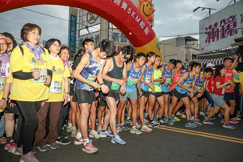 新港奉天宮重啟千人路跑  參賽抽最大獎股票一張-4