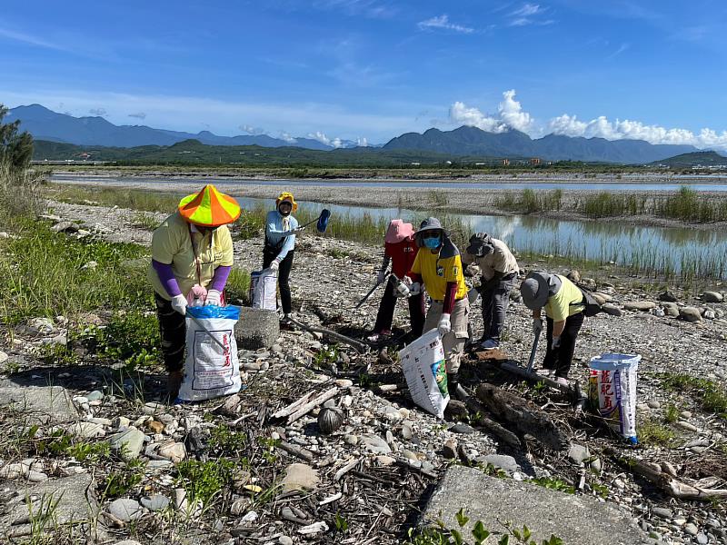 用行動守護臺東水環境! 環保局頒獎表揚績優巡守隊 感謝臺東水環境巡守隊的付出