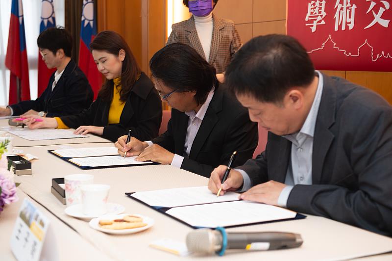 中國文化大學與馬來西亞大同韓新學院續簽訂姊妹校與雙聯學位