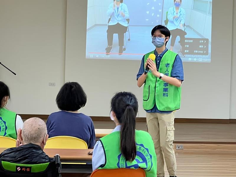 國立臺南護專參與青銀共好長照機構之芳香療癒促健計畫，為臺灣長照社會注入暖流。