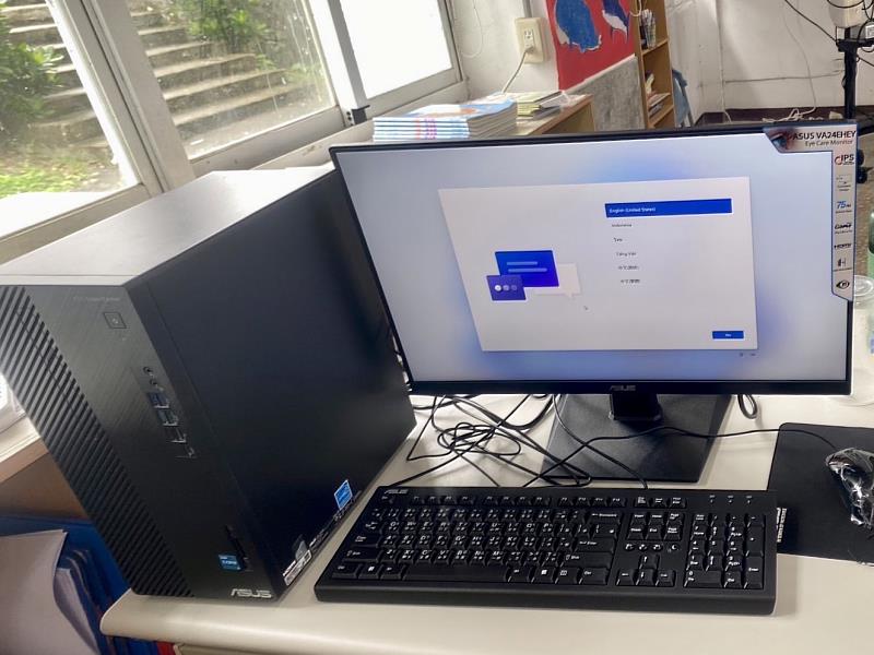 華碩文教基金會捐贈蘭嶼鄉桌上型電腦及筆電共65部 饒慶鈴感謝讓教學回歸正常步調