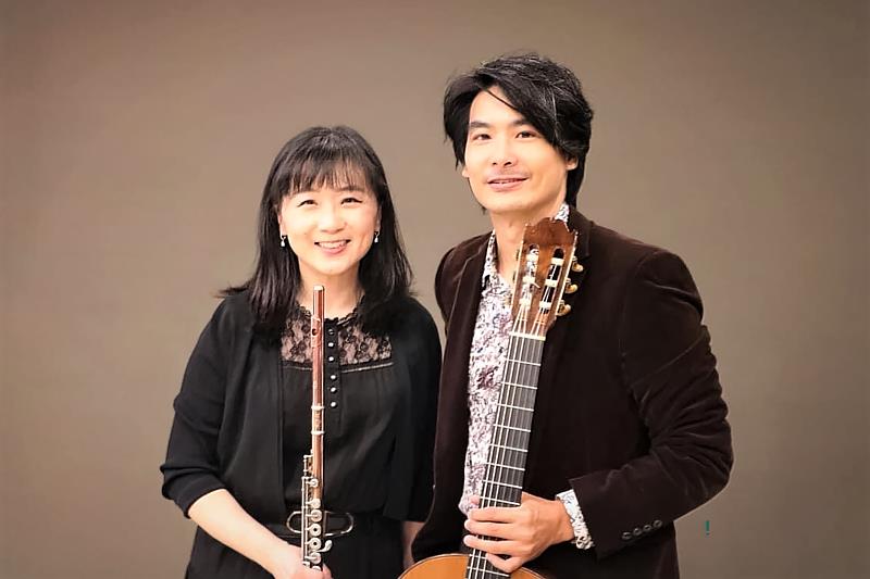 曾入圍第14屆金曲獎的長笛演奏家陳怡婷(左)、第31屆傳藝金曲獎「最佳演奏獎」的吉他演奏家蘇孟風(右)，12月17日跨界組合演出。