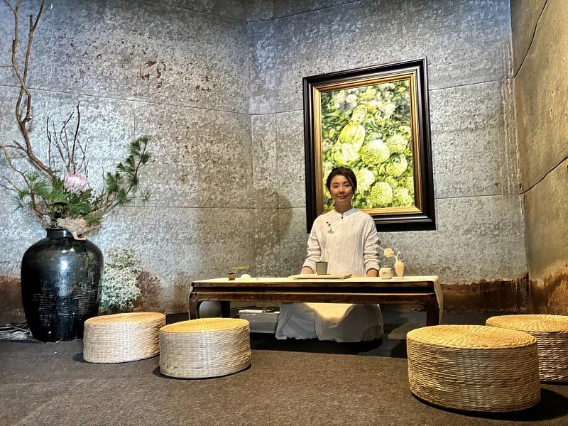 高山茶都四雅館茶香花畫結合 翁章梁：放下，享受心靈饗