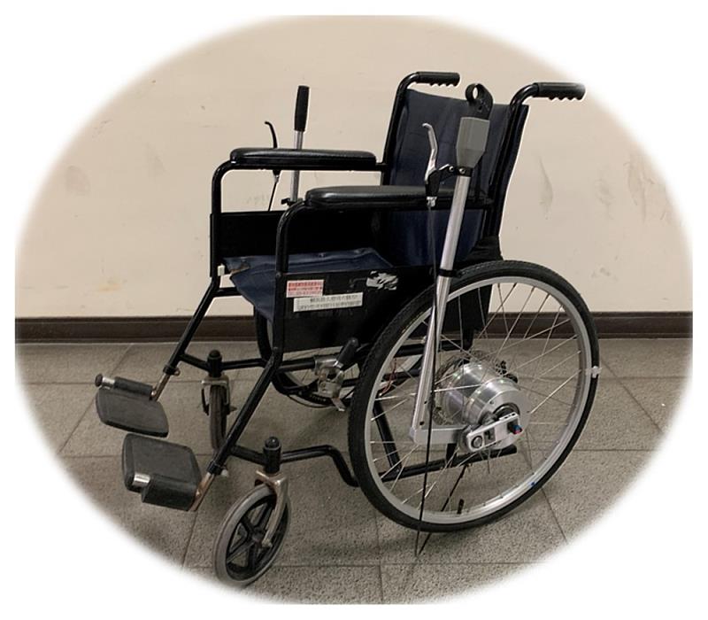 手動與電動雙動力輸入之推桿式輪椅作品照片