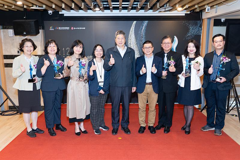 臺北市就業服務處於臺北青年職涯發展中心(Taipei Youth Salon,稱TYS)舉行「112年青鳥展翅獎頒獎典禮」，包括北商大在內共7所學校獲獎。