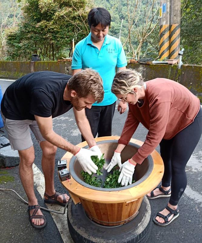 翡翠茶園也朝向創新多元化經營，辦理茶體驗、食農教育及茶旅行等活動