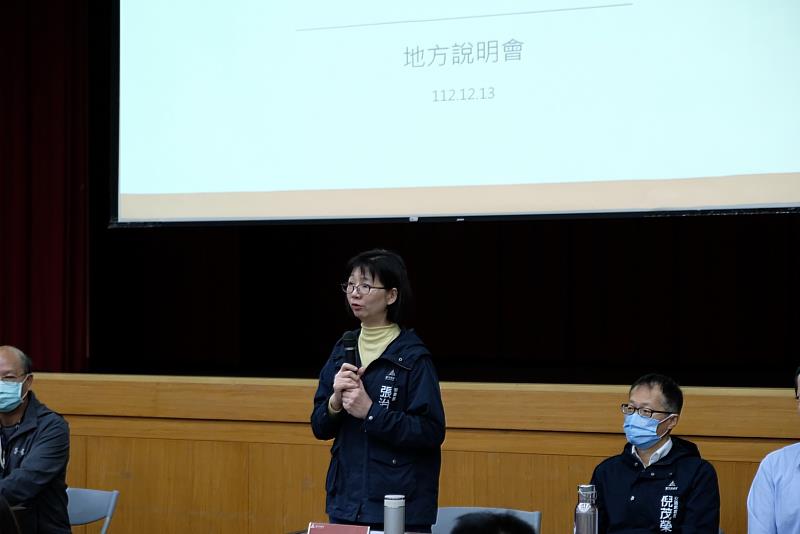 竹市府召開「新竹輕軌地方說明會」，由竹市府秘書長張治祥主持