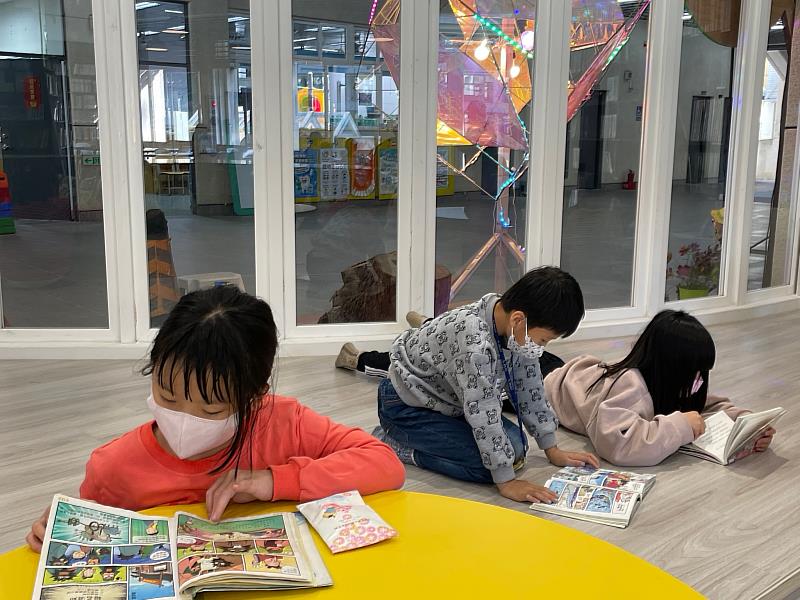 新竹市關東國小「社區共讀站—閱讀夢想屋」全新落成啟用。