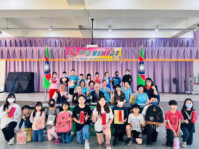 高雄市救國團愛．分享聚光圓夢計畫 前進鳳山及大寮地區助弱勢學童圓夢