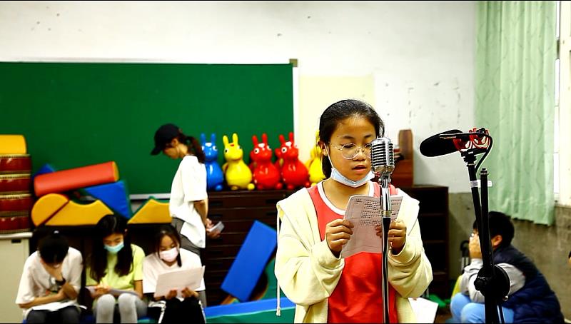 官網-高年級學生擔任「雙語在地嚮導」，用聲音向世界介紹精彩的北埔老街