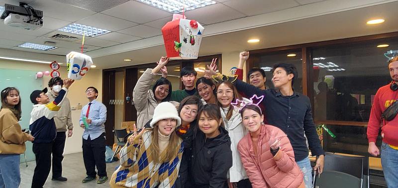 營造國際化學習氛圍，文大持續開設「外籍學生免費華語課程」