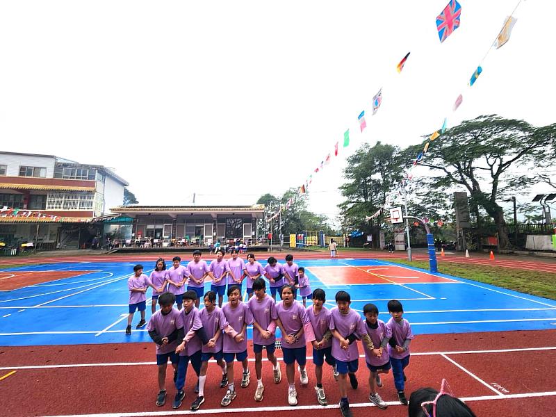照顧原民偏鄉教育不遺餘力！茶山國小29週年校慶暨PU跑道落成啟用