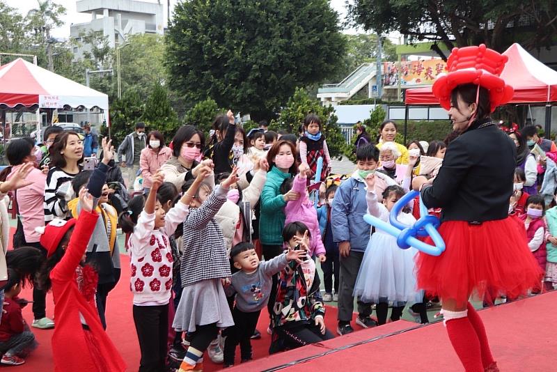 聖誕party童樂會 嘉義縣婦幼館與家庭共創歡樂聖誕