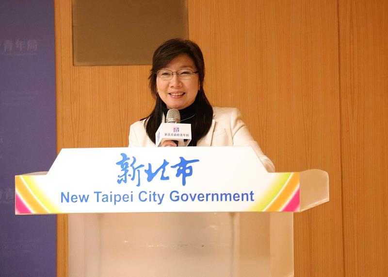 美國國際生涯發展學會臺灣及東南亞地區代表廖郁菁，介紹線上專業諮詢提供青年便利諮詢服務。
