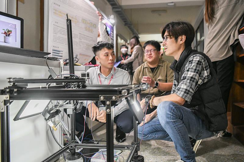人工智慧組由來自逢甲大學的逢甲開心農場團隊獲得冠軍