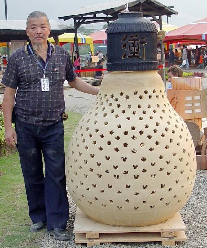 李明雄藝師致力於推廣傳統陶藝