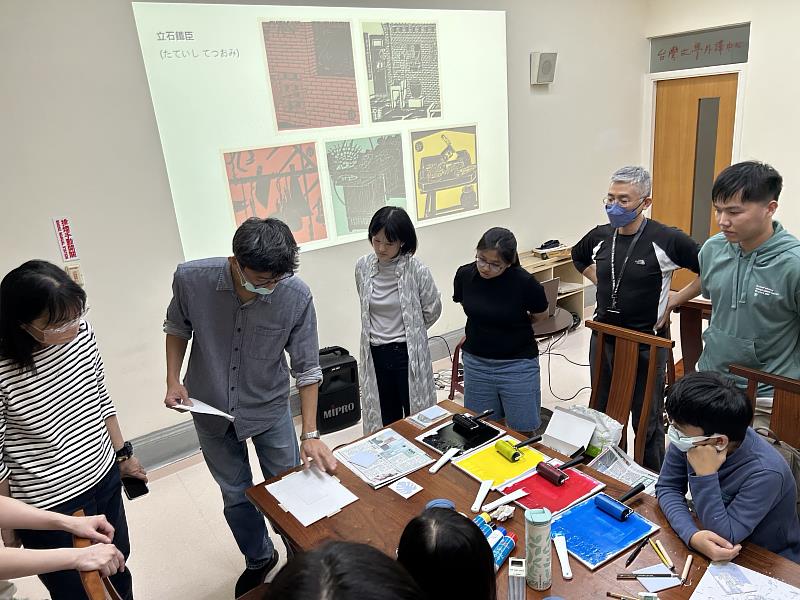 駐館研究員劉子平駐館期間辦理版畫工作坊。