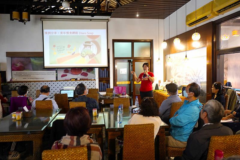 邀請國際慢食組織台灣聯絡人許宮璉進行分享慢食的理念。