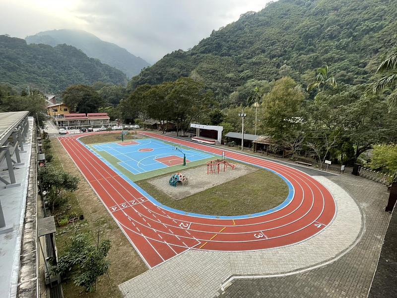 官網-桃山國小運動場整建完成