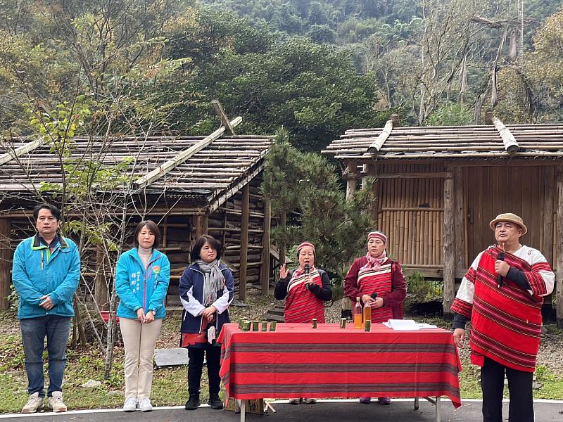 官網-在運動會開幕活動中，校方安排具原住民族特色的敬天祈福儀式