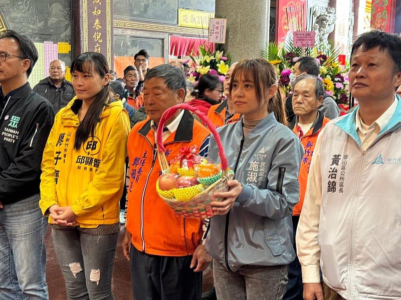 民政處長施淑婷前往參香祈福，祈求風調雨順、國泰民安。