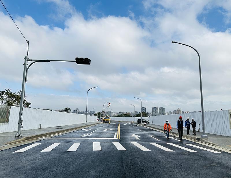 竹市府如期完成慈濟路及關新路延伸段通車履勘，預計春節前正式通車