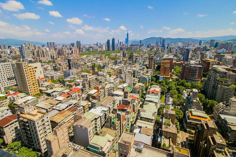 永慶房產集團統計2023年七都購屋交易屋齡占比，其中台北市有高達37%的交易房屋屋齡超過40年。(房市示意圖)