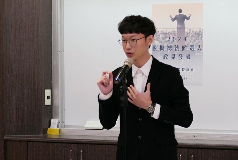 來自東海大學外文系的參賽者以強調臺灣教育，從幼兒園開始設立雙語學校等政策，脫穎而出奪下冠軍。