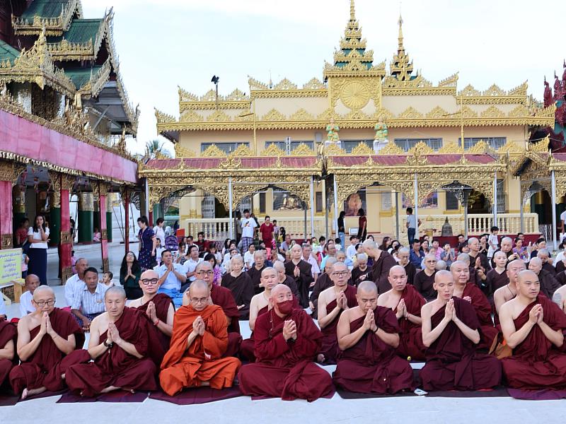 圖說2. 心道法師說，佛法的養份跟種子在緬甸是紮根很深的，希望大家在這段時間專注修行，也享受緬甸的純樸之美。(圖片/靈鷲山佛教教團)
