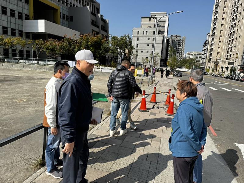 龍山西路人行道會勘