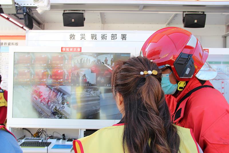永揚企業捐贈的救災指揮車，配備紅外線空拍機可即時回傳災害現場影像。
