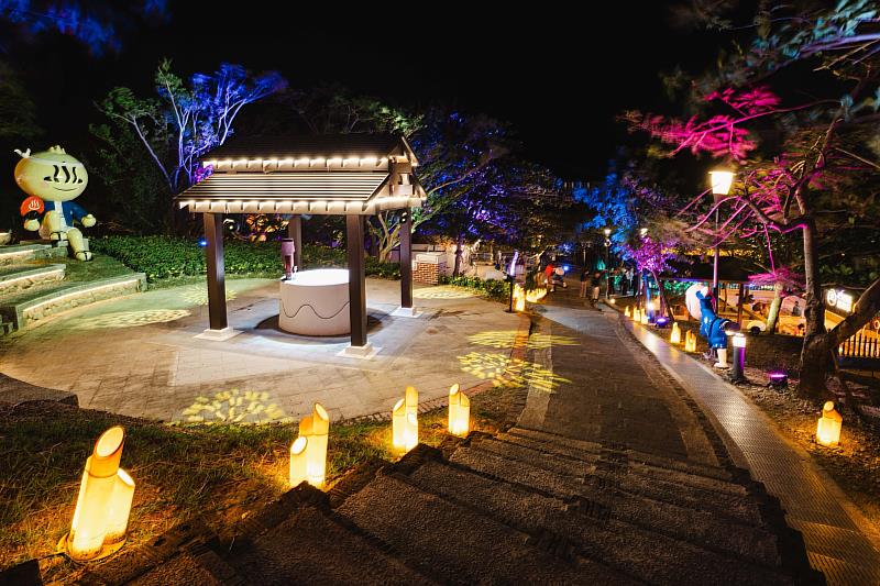 「屏東四重溪溫泉季」的絢麗燈飾將持續至2月29日