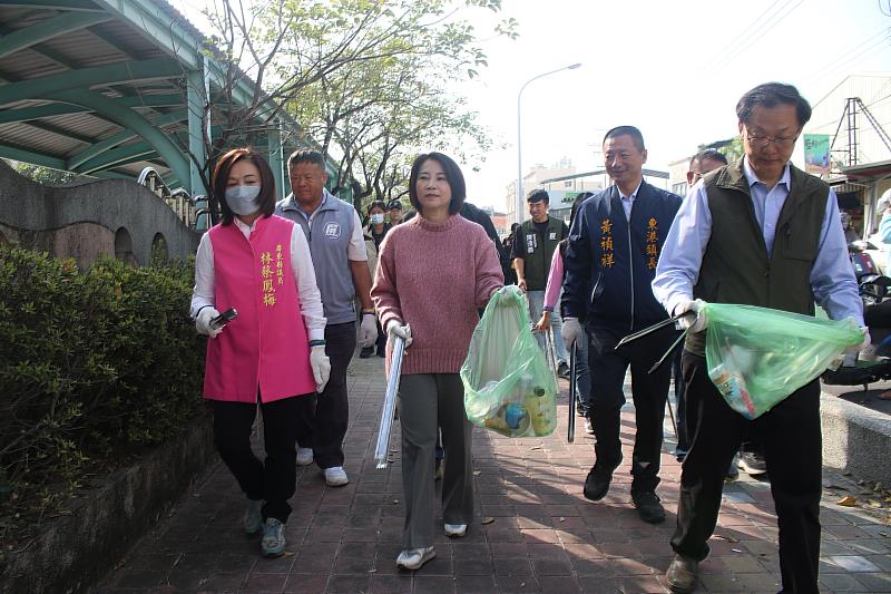 屏東縣年終大掃除誓師暨掃街活動_縣長掃街