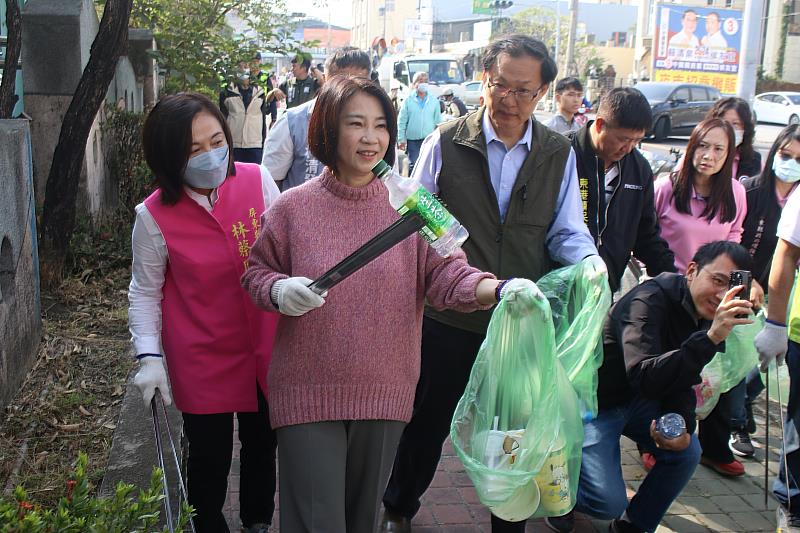 屏東縣年終大掃除誓師暨掃街活動_縣長掃街