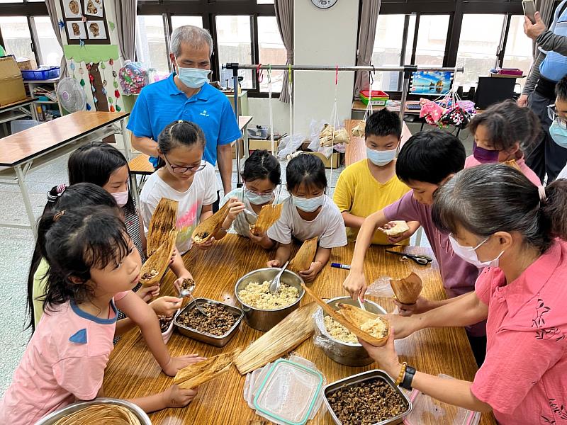 社區家長指導包肉粽