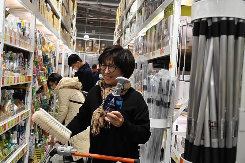 台東第一個專業居家賣場 特力屋台東店今全新開幕 饒慶鈴:縣府將持續招商 吸引更多品牌進駐台東