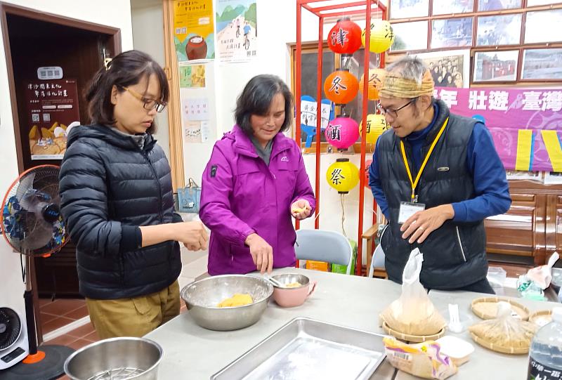 馬祖「津沙社區發展協會」親手製作黃金餃，Q 彈有咬勁內餡飽滿，是觀光客遊馬祖必吃的傳統閩東美食！