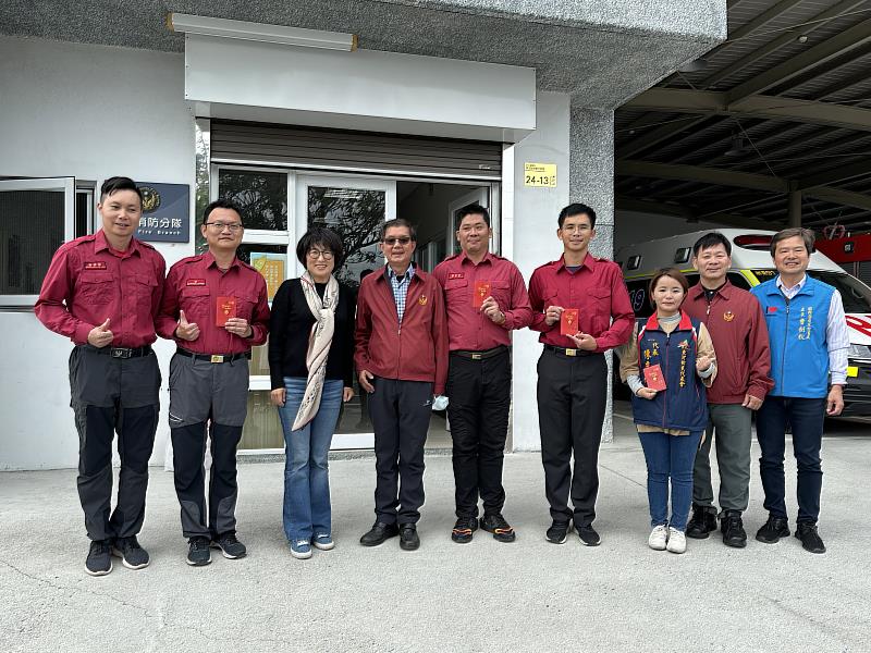 饒慶鈴今前往東海岸向第一線警消醫護人員拜年 期勉春節連假期間共同守護鄉親及遊客安全與健康