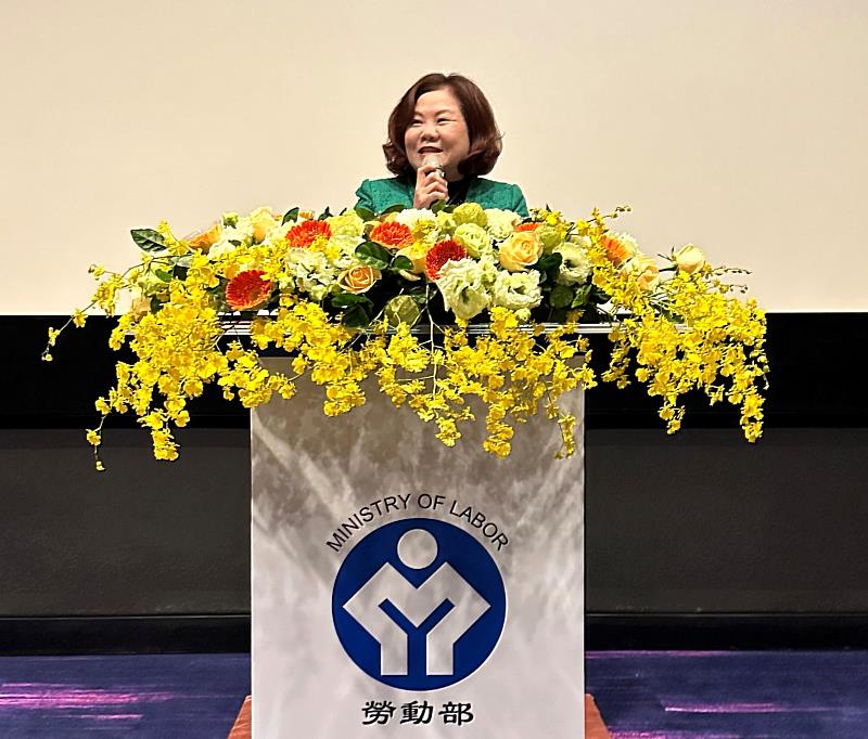 勞動部長許銘春致詞，感謝工會長期以來為勞工朋友爭取權益，成為就業弱勢者後盾