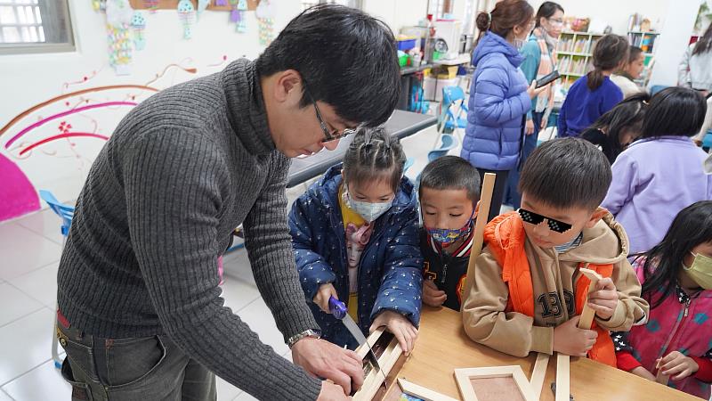 以做中學、學中做,有趣的課程,引起孩子們的興趣。