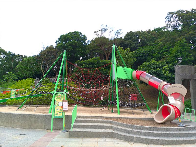 中和錦和運動公園的巨型攀爬網