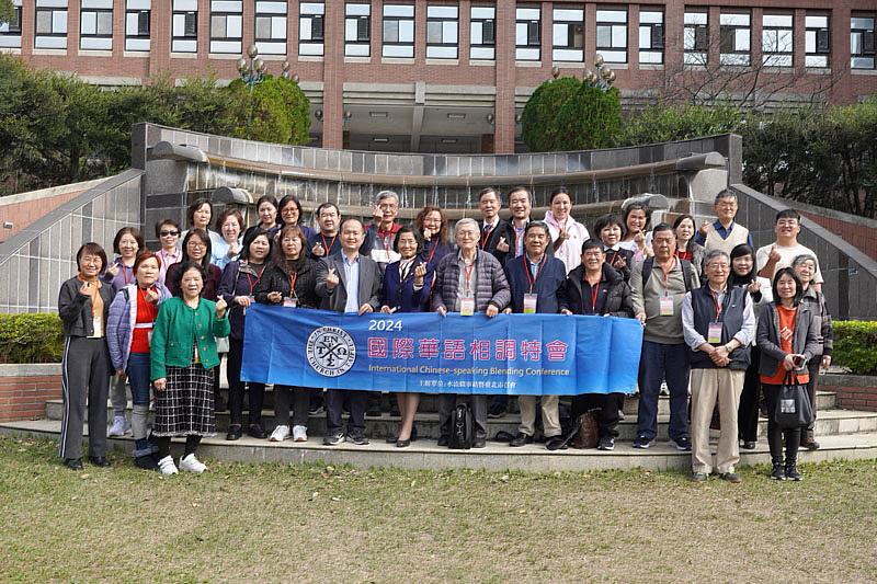 來台參加國際華語相調特會的國際人士，趁著春節前夕參訪大葉大學