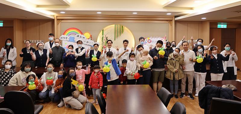 花蓮慈濟醫院在15日上午舉辦「因為愛．我們『童』在一起」兒童癌症個案分享暨宣導活動，響應國際兒童癌症日。
