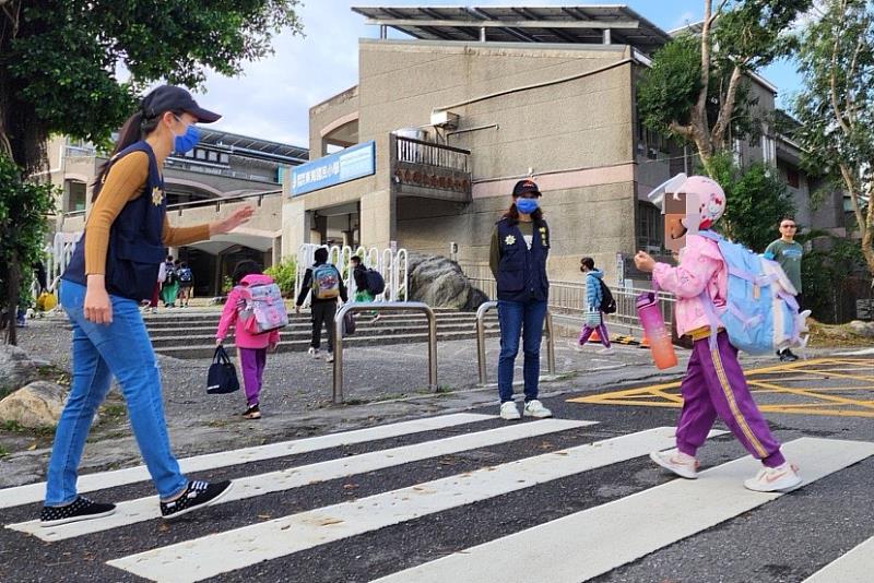 有您們守護~學童真安心 開學了 臺東警局波麗士啟動護童專案