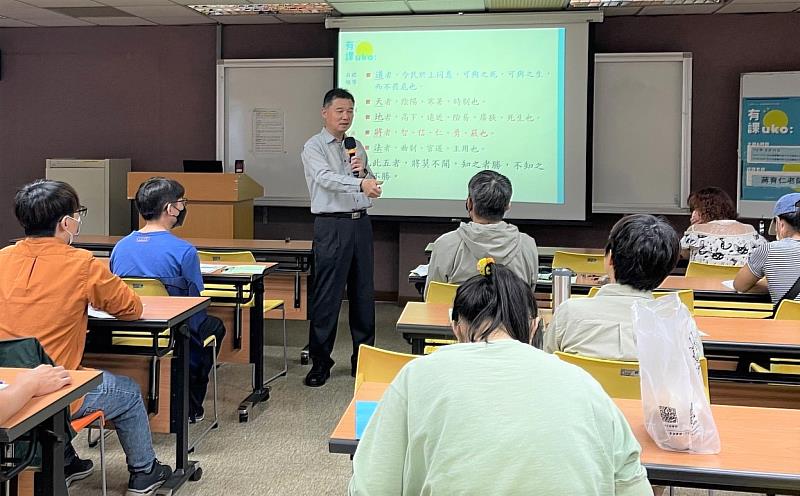 蔣育仁老師將於 3 月 5 日（二）以「職場人際互動攻略」為主題，協助青年了解溝通的原則與心態，讓好的表達為人際關係加分。