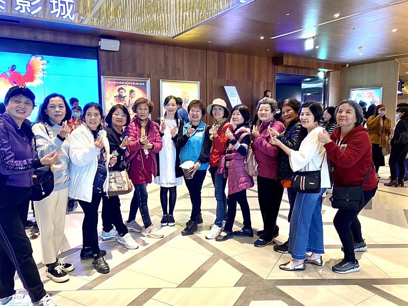 中華健康促進及照護協會送暖嘉義社工志工受邀觀賞國片《小子》-2